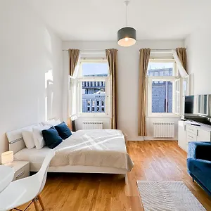 Turnkey I Wenceslas Square Apartment